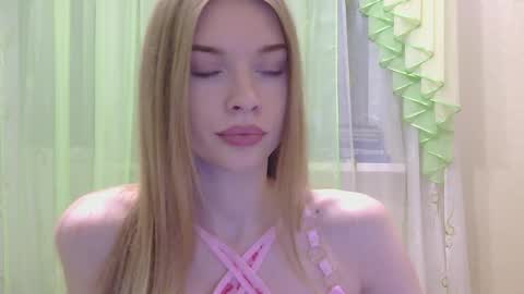 Snapshot of jessika__peach chatting on September 25, 2025, 10:02 pm Marina online show from September 25, 2025, 10:02 pm
