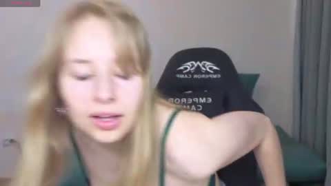 Snapshot of jessy_comely chatting on July 13, 2026, 2:31 pm Jessy online show from July 13, 2026, 2:31 pm