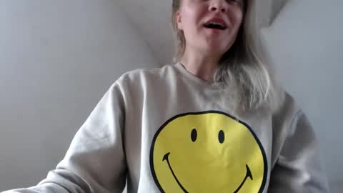 jessyangels online show from March 18, 2026, 1:58 pm