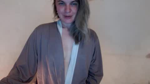 jessyangels online show from April 19, 2026, 7:05 pm