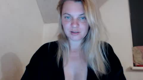 Snapshot of jessyangels chatting on June 4, 2026, 7:42 pm jessyangels online show from June 4, 2026, 7:42 pm