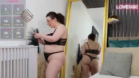 Snapshot of jessykah chatting on February 22, 2025, 12:40 pm Francesca online show from February 22, 2025, 12:40 pm