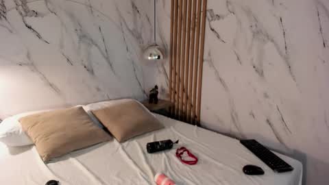 Jessica online show from November 15, 2025, 4:03 pm