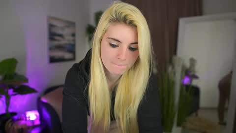 Snapshot of jetpearl chatting on March 22, 2026, 8:23 pm Jet online show from March 22, 2026, 8:23 pm