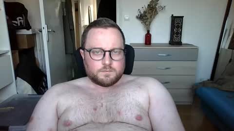 jeuneloup92 online show from March 2, 2026, 5:09 pm