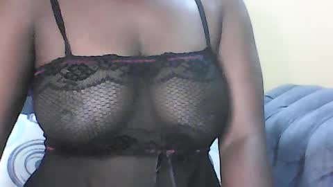 Snapshot of jewel_18 chatting on August 7, 2026, 10:06 am jewel_18 online show from August 7, 2026, 10:06 am