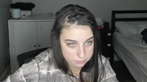 Miss Lovely online show from January 1, 2025, 4:50 am