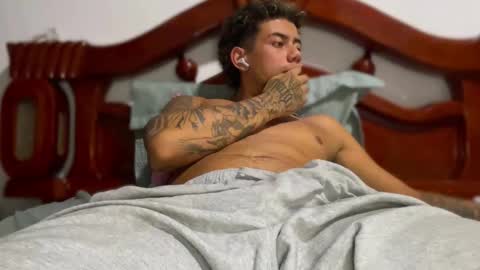 Snapshot of jeyzd25 chatting on November 3, 2025, 2:24 am Onlyfans Twitter online show from November 3, 2025, 2:24 am