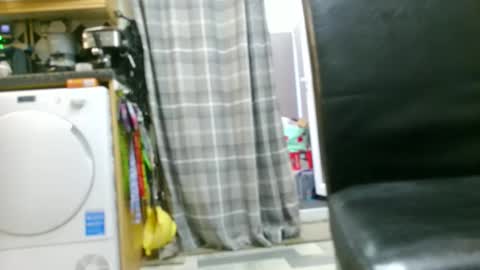 Snapshot of jez619 chatting on October 16, 2025, 7:20 am jez619 online show from October 16, 2025, 7:20 am