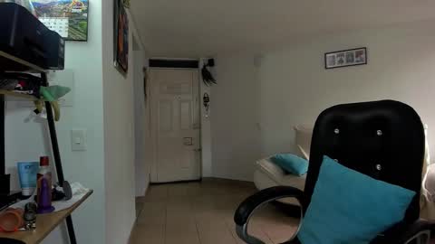 Camila online show from April 15, 2026, 7:58 pm