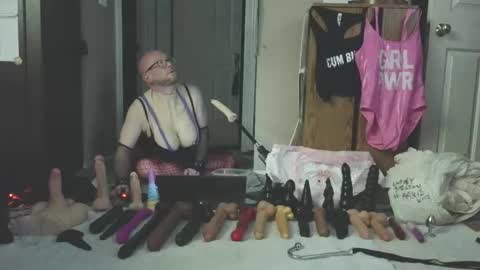 Nasty Cumslut online show from October 12, 2025, 2:32 am