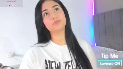 jhackelin  My independent account online show from February 8, 2026, 5:05 pm