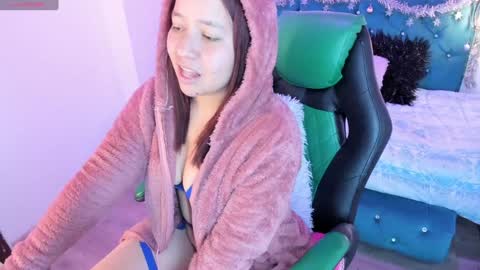 Snapshot of jhiinny_brownn chatting on December 19, 2024, 6:01 am Jhiinny online show from December 19, 2024, 6:01 am