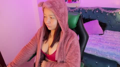Snapshot of jhiinny_brownn chatting on December 23, 2024, 3:40 am Jhiinny online show from December 23, 2024, 3:40 am