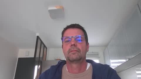 Snapshot of jhmec44000 chatting on April 1, 2026, 10:05 am jhmec44000 online show from April 1, 2026, 10:05 am