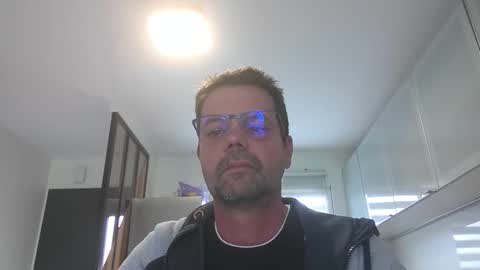 Snapshot of jhmec44000 chatting on April 3, 2026, 9:51 am jhmec44000 online show from April 3, 2026, 9:51 am