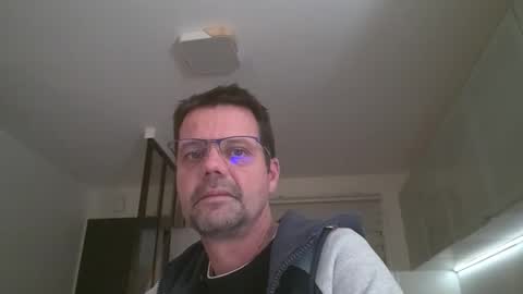 Snapshot of jhmec44000 chatting on April 3, 2026, 10:52 pm jhmec44000 online show from April 3, 2026, 10:52 pm