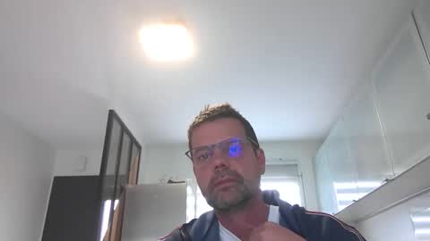 Snapshot of jhmec44000 chatting on April 21, 2026, 7:03 am jhmec44000 online show from April 21, 2026, 7:03 am