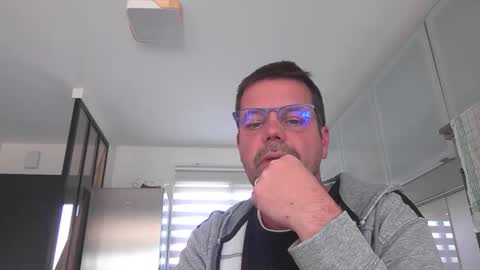 Snapshot of jhmec44000 chatting on April 23, 2026, 11:09 am jhmec44000 online show from April 23, 2026, 11:09 am