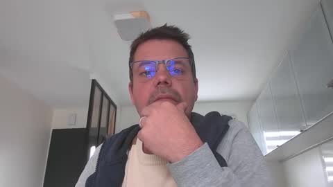 Snapshot of jhmec44000 chatting on May 7, 2026, 12:21 pm jhmec44000 online show from May 7, 2026, 12:21 pm