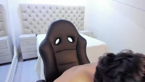 jhoanleandro online show from January 17, 2026, 4:28 am