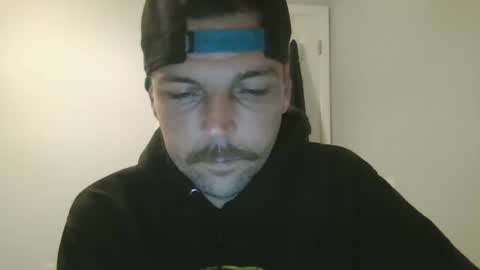 Snapshot of jholls chatting on October 13, 2025, 1:05 am jholls online show from October 13, 2025, 1:05 am