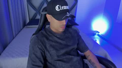 Snapshot of jhon_martinez_ chatting on July 3, 2026, 12:00 pm Jhon online show from July 3, 2026, 12:00 pm
