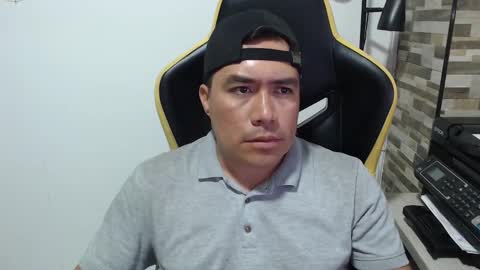 jhonatan_morales_s online show from October 7, 2025, 11:46 pm