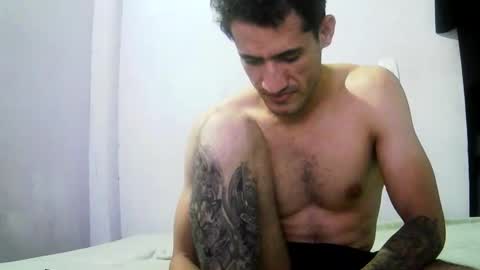 jhonduglas online show from November 30, 2025, 3:10 am