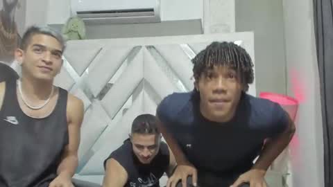 Snapshot of jhonny_flames7 chatting on December 12, 2024, 10:02 am jhonny online show from December 12, 2024, 10:02 am