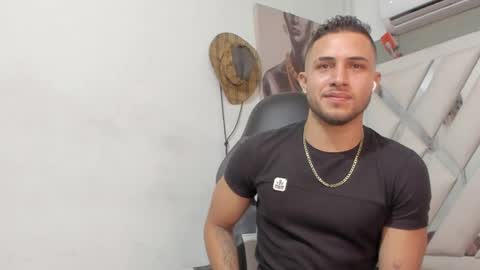 Snapshot of jhonny_flames7 chatting on January 30, 2025, 3:44 am jhonny online show from January 30, 2025, 3:44 am