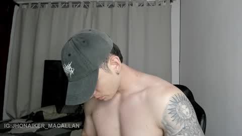 Snapshot of jhonny_macallan chatting on March 18, 2026, 10:57 pm Jhonaiker online show from March 18, 2026, 10:57 pm