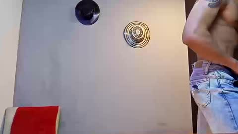 Snapshot of jhonny_thes28 chatting on October 15, 2025, 6:41 pm jhonny_thes28 online show from October 15, 2025, 6:41 pm