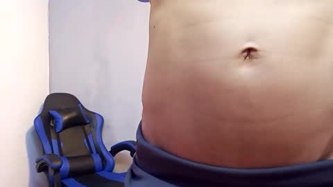 jhonny_thes28 online show from February 19, 2026, 9:44 pm