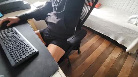 Snapshot of jhony_xx chatting on September 27, 2025, 6:02 pm Jhonny y Naty online show from September 27, 2025, 6:02 pm