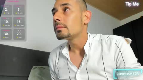 Snapshot of jhonyalzate chatting on April 28, 2026, 2:10 am Jhony Alzate online show from April 28, 2026, 2:10 am