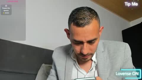 Snapshot of jhonyalzate chatting on May 25, 2026, 12:27 am Jhony Alzate online show from May 25, 2026, 12:27 am
