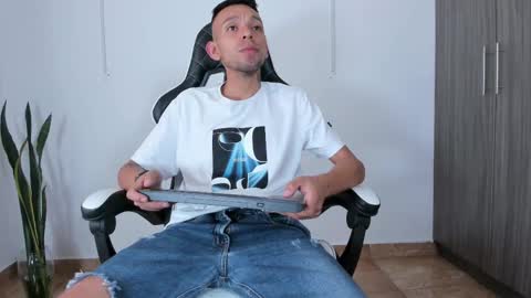 Jhors online show from September 14, 2025, 3:44 pm