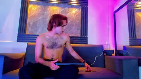 Snapshot of jhostin_1 chatting on November 24, 2025, 8:19 pm jhostin_1 online show from November 24, 2025, 8:19 pm