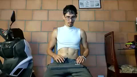 Jhosuamoore  online show from April 8, 2026, 1:11 pm