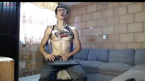 jhosuamoore2 online show from April 30, 2026, 1:28 pm