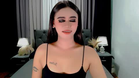 jhuliana_and_charles_room online show from April 10, 2026, 12:27 am