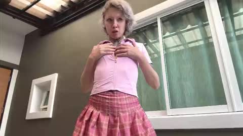 jigglipuff_ online show from March 1, 2026, 1:40 am