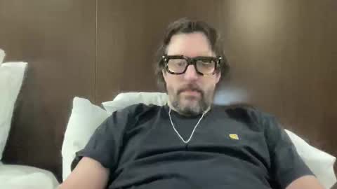 jimboo400 online show from June 3, 2026, 8:39 am