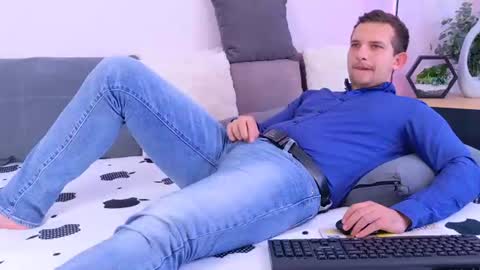 Snapshot of jimmy_doss chatting on July 7, 2026, 1:04 pm Jimmy online show from July 7, 2026, 1:04 pm