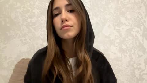 Kate online show from December 17, 2025, 2:12 pm