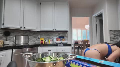 Jiwon online show from September 14, 2025, 12:43 am