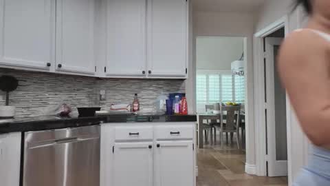 Jiwon online show from October 13, 2025, 11:16 pm