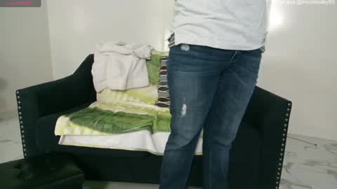 Snapshot of jjjust4fun1985 chatting on December 5, 2024, 11:51 pm Nicole Allen online show from December 5, 2024, 11:51 pm