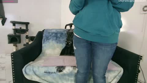 Snapshot of jjjust4fun1985 chatting on December 27, 2024, 1:00 am Nicole Allen online show from December 27, 2024, 1:00 am